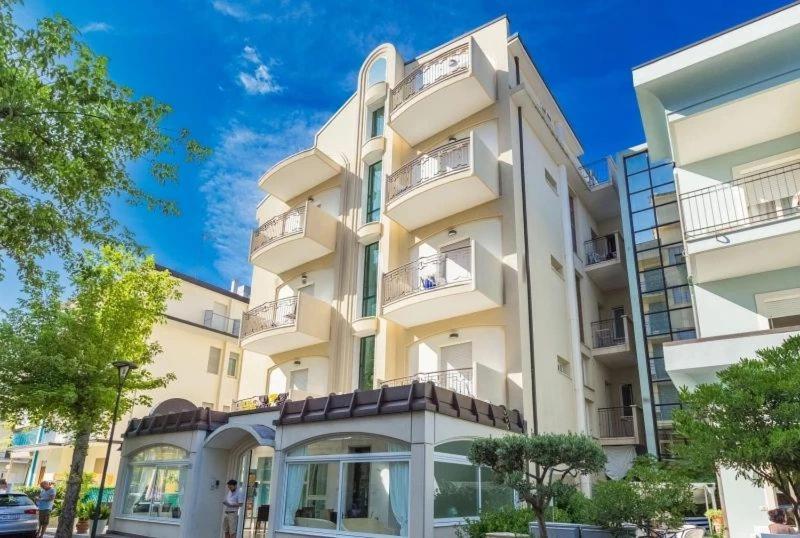 מיסאנו אדריאטיקו Hotel Ivana מראה חיצוני תמונה