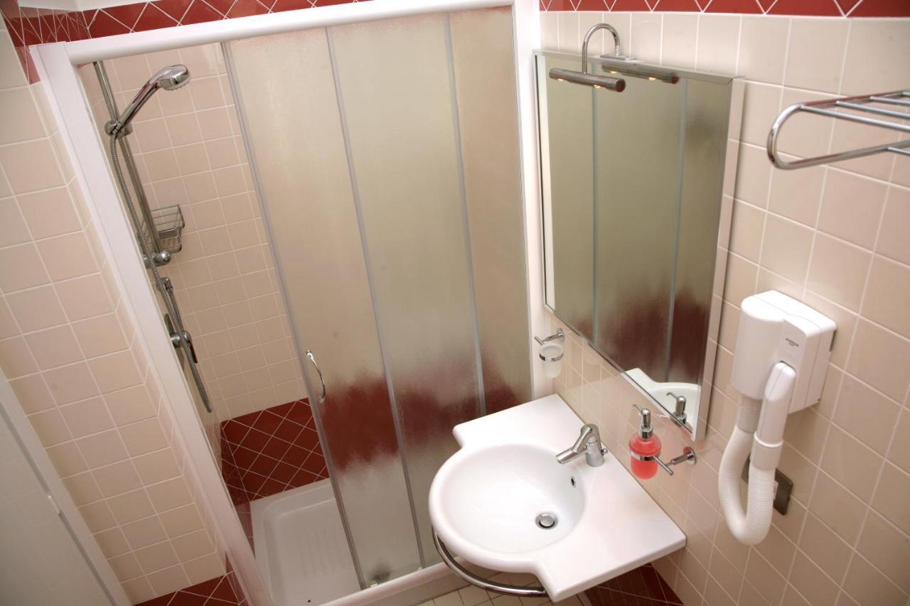 מיסאנו אדריאטיקו Hotel Ivana מראה חיצוני תמונה