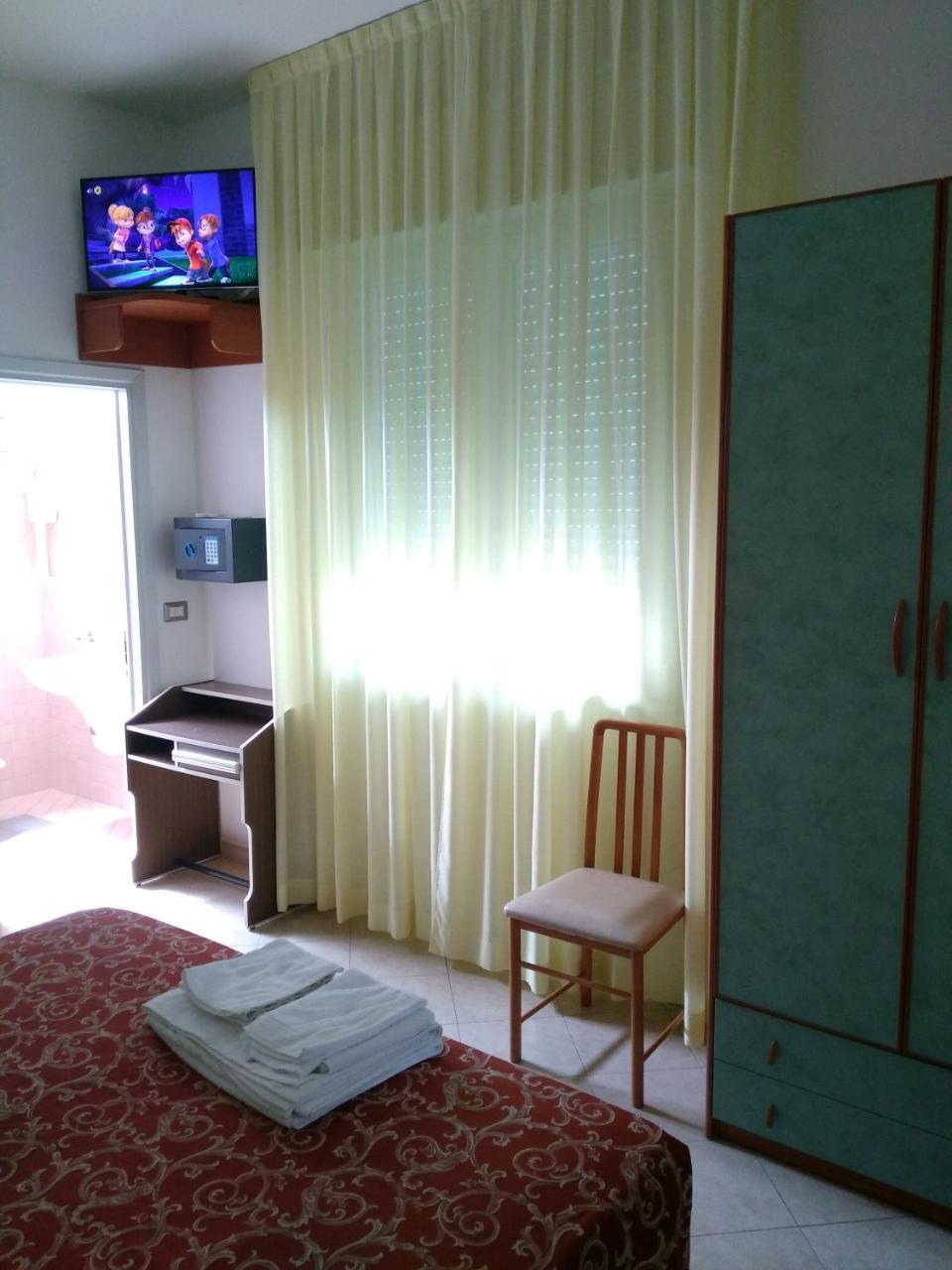 מיסאנו אדריאטיקו Hotel Ivana מראה חיצוני תמונה