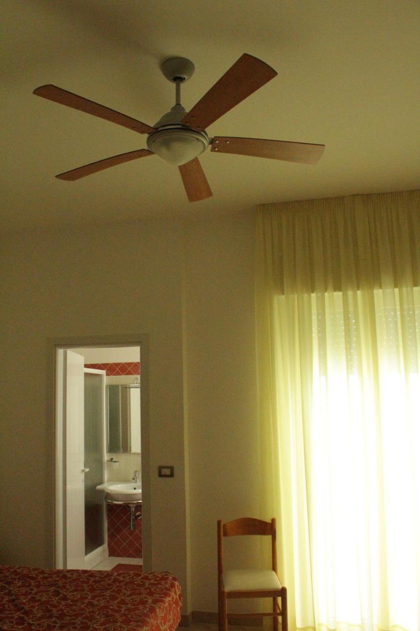 מיסאנו אדריאטיקו Hotel Ivana מראה חיצוני תמונה
