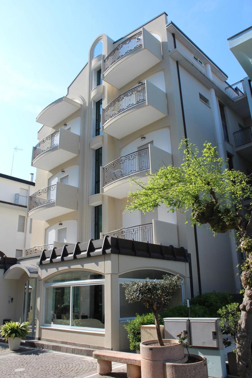 מיסאנו אדריאטיקו Hotel Ivana מראה חיצוני תמונה